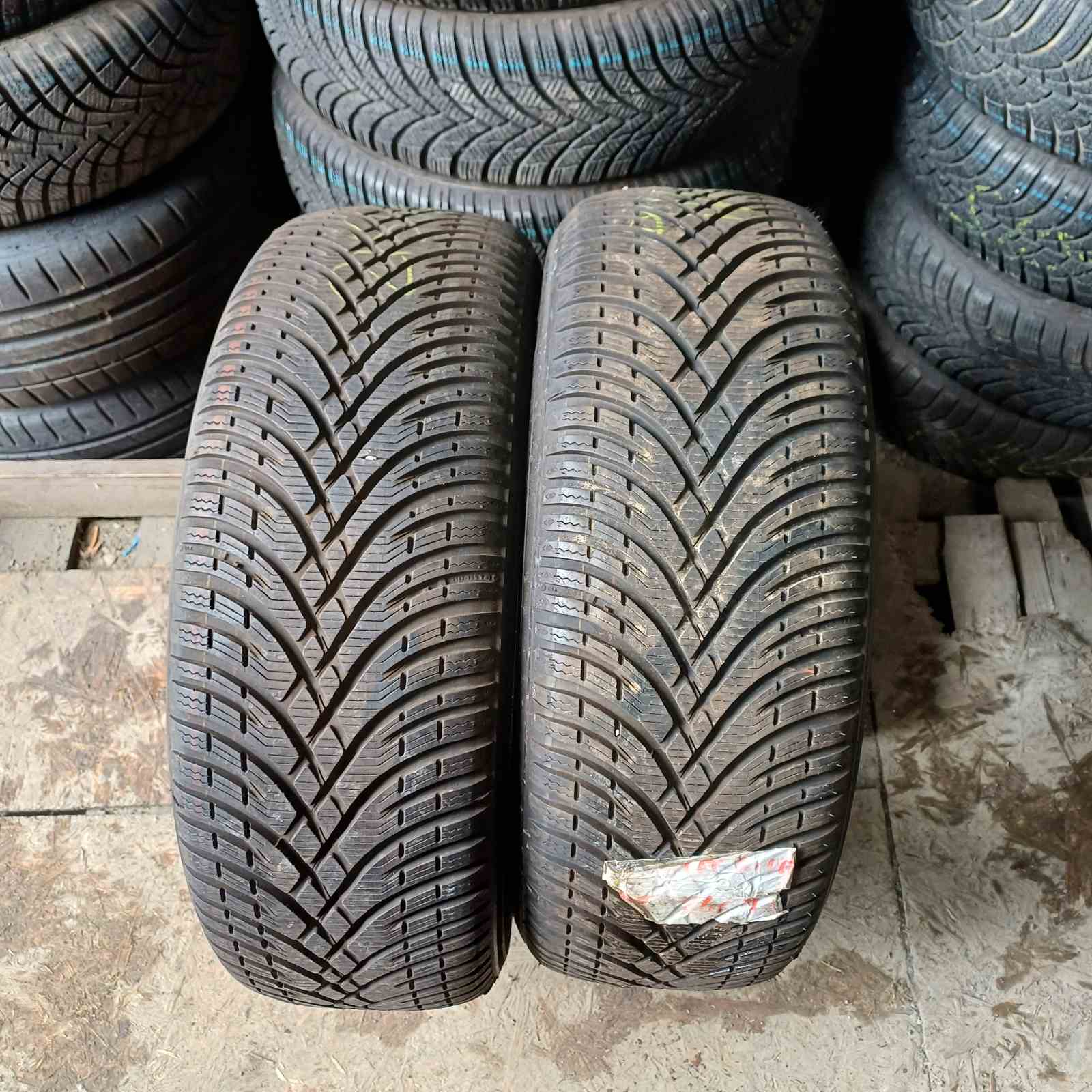 Kleber Krislap HP3 215/60R16